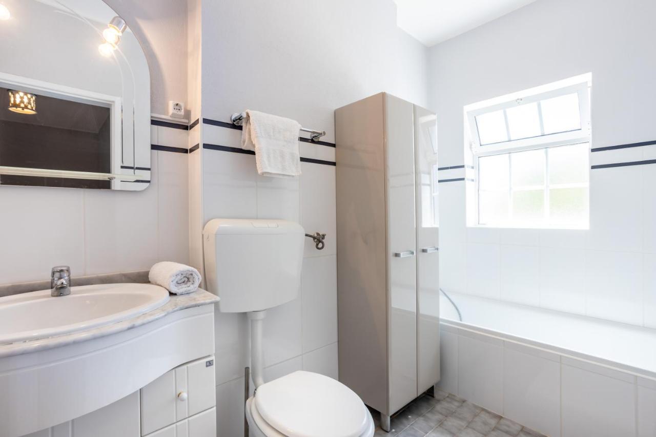 Newly Renovated 2 Bedroom Townhouse - Close To Salema Beach 外观 照片