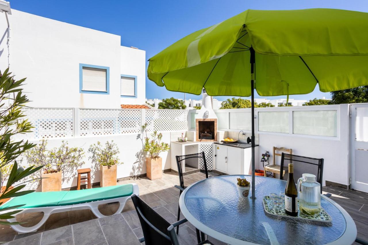 Newly Renovated 2 Bedroom Townhouse - Close To Salema Beach 外观 照片